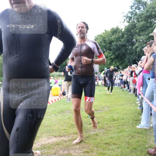 16.06.2024 - 26. Vierlanden-Triathlon Lena Gebhardt http://msf.ph/oto/6302507 16.06.2024 11:08:58 Schwimmen 366, 429, 442, 443, 453, 462, 470, 366, 429, 442, 443, 453, 462, 470 meine-sportfotos.de