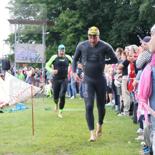 16.06.2024 - 26. Vierlanden-Triathlon Lena Gebhardt http://msf.ph/oto/6302518 16.06.2024 11:08:59 Schwimmen 366, 429, 442, 443, 453, 462, 470, 366, 429, 442, 443, 453, 462, 470 meine-sportfotos.de