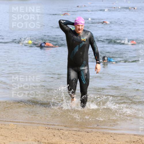 16.06.2024 - 26. Vierlanden-Triathlon Strokosch-Dieckow http://msf.ph/oto/6302527 16.06.2024 09:44:47 Schwimmen  meine-sportfotos.de