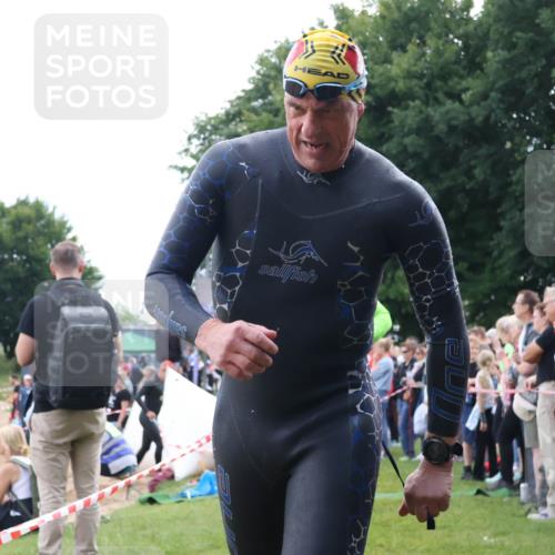 16.06.2024 - 26. Vierlanden-Triathlon Lena Gebhardt http://msf.ph/oto/6302539 16.06.2024 11:09:01 Schwimmen 366, 429, 442, 443, 453, 366, 429, 442, 443, 453 meine-sportfotos.de
