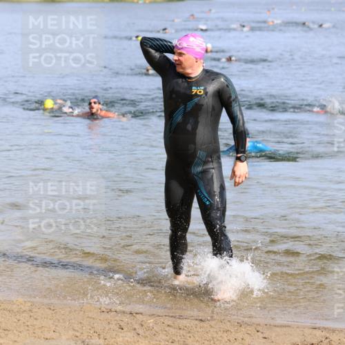 16.06.2024 - 26. Vierlanden-Triathlon Strokosch-Dieckow http://msf.ph/oto/6302540 16.06.2024 09:44:47 Schwimmen  meine-sportfotos.de