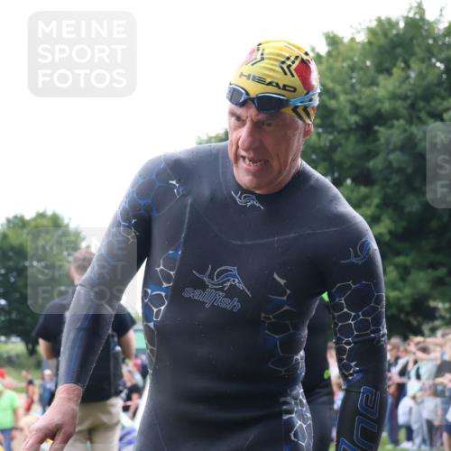 16.06.2024 - 26. Vierlanden-Triathlon Lena Gebhardt http://msf.ph/oto/6302543 16.06.2024 11:09:01 Schwimmen 366, 429, 442, 443, 453, 366, 429, 442, 443, 453 meine-sportfotos.de