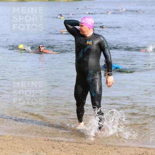 16.06.2024 - 26. Vierlanden-Triathlon Strokosch-Dieckow http://msf.ph/oto/6302558 16.06.2024 09:44:47 Schwimmen  meine-sportfotos.de