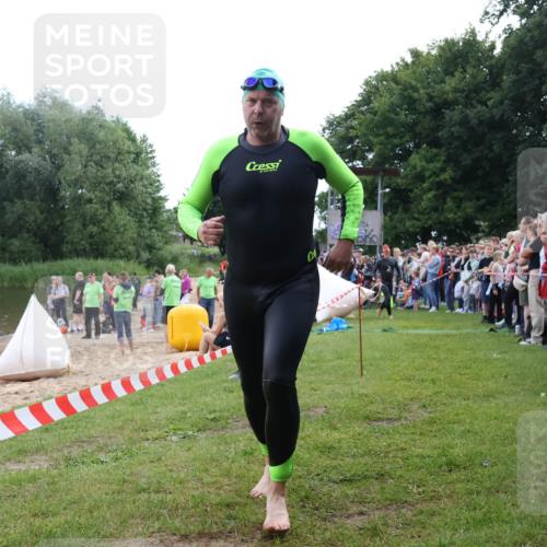 16.06.2024 - 26. Vierlanden-Triathlon Lena Gebhardt http://msf.ph/oto/6302560 16.06.2024 11:09:03 Schwimmen 366, 429, 442, 443, 453, 366, 429, 442, 443, 453 meine-sportfotos.de
