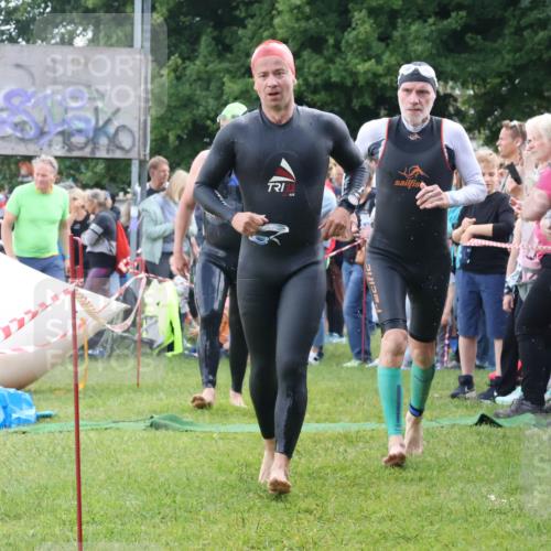 16.06.2024 - 26. Vierlanden-Triathlon Lena Gebhardt http://msf.ph/oto/6302569 16.06.2024 11:09:08 Schwimmen 410, 429, 442, 453, 410, 429, 442, 453 meine-sportfotos.de