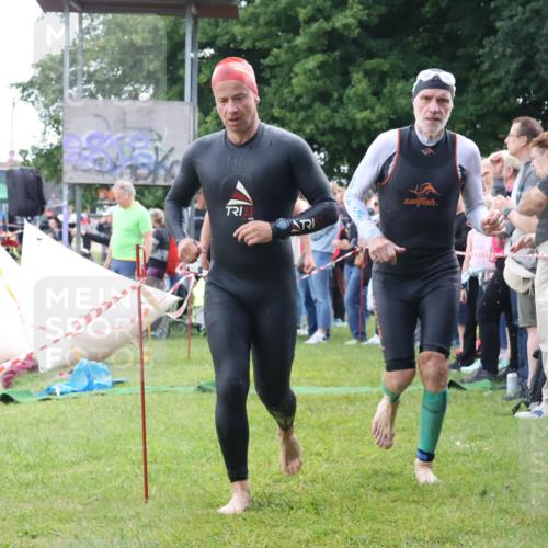 16.06.2024 - 26. Vierlanden-Triathlon Lena Gebhardt http://msf.ph/oto/6302576 16.06.2024 11:09:09 Schwimmen 410, 429, 442, 453, 410, 429, 442, 453 meine-sportfotos.de