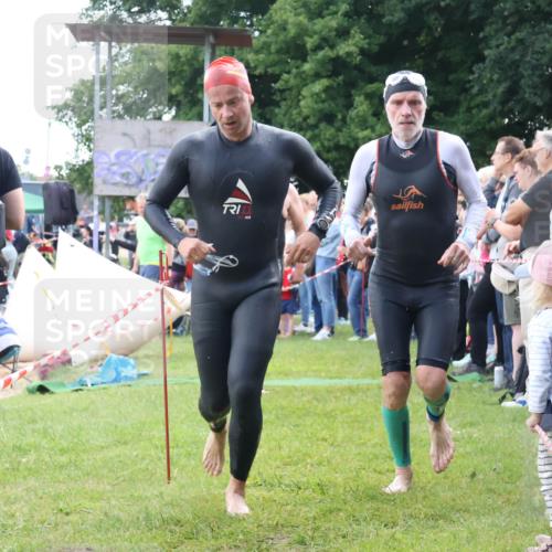 16.06.2024 - 26. Vierlanden-Triathlon Lena Gebhardt http://msf.ph/oto/6302579 16.06.2024 11:09:09 Schwimmen 410, 429, 442, 453, 410, 429, 442, 453 meine-sportfotos.de