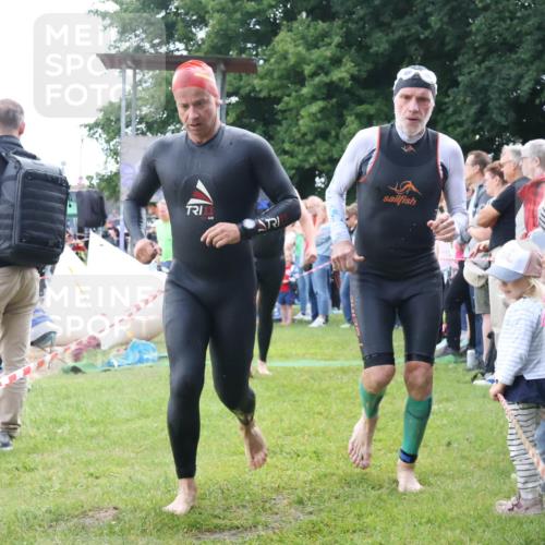 16.06.2024 - 26. Vierlanden-Triathlon Lena Gebhardt http://msf.ph/oto/6302583 16.06.2024 11:09:10 Schwimmen 410, 429, 442, 453, 410, 429, 442, 453 meine-sportfotos.de