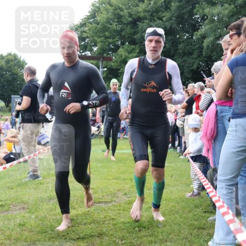 16.06.2024 - 26. Vierlanden-Triathlon Lena Gebhardt http://msf.ph/oto/6302591 16.06.2024 11:09:11 Schwimmen 410, 429, 442, 453, 410, 429, 442, 453 meine-sportfotos.de