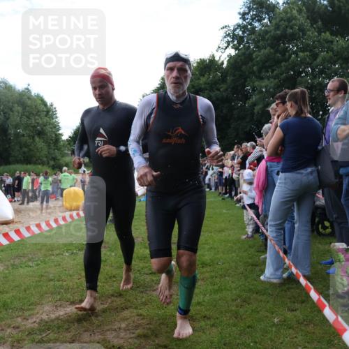 16.06.2024 - 26. Vierlanden-Triathlon Lena Gebhardt http://msf.ph/oto/6302598 16.06.2024 11:09:11 Schwimmen 410, 429, 442, 453, 410, 429, 442, 453 meine-sportfotos.de