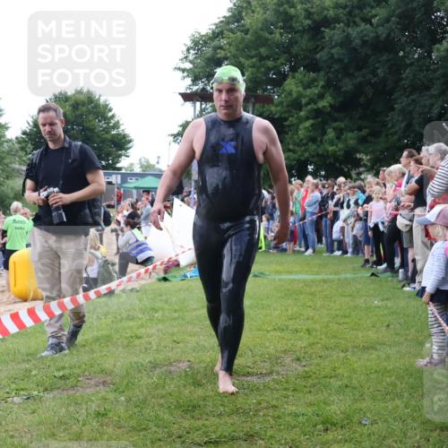 16.06.2024 - 26. Vierlanden-Triathlon Lena Gebhardt http://msf.ph/oto/6302626 16.06.2024 11:09:14 Schwimmen 410, 429, 453, 410, 429, 453 meine-sportfotos.de