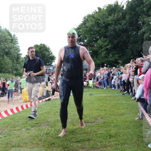 16.06.2024 - 26. Vierlanden-Triathlon Lena Gebhardt http://msf.ph/oto/6302629 16.06.2024 11:09:15 Schwimmen 391, 410, 429, 391, 410, 429 meine-sportfotos.de