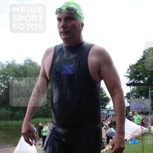 16.06.2024 - 26. Vierlanden-Triathlon Lena Gebhardt http://msf.ph/oto/6302645 16.06.2024 11:09:16 Schwimmen 380, 391, 410, 380, 391, 410 meine-sportfotos.de