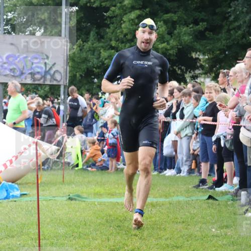 16.06.2024 - 26. Vierlanden-Triathlon Lena Gebhardt http://msf.ph/oto/6302656 16.06.2024 11:09:20 Schwimmen 380, 391, 398, 410, 380, 391, 398, 410 meine-sportfotos.de