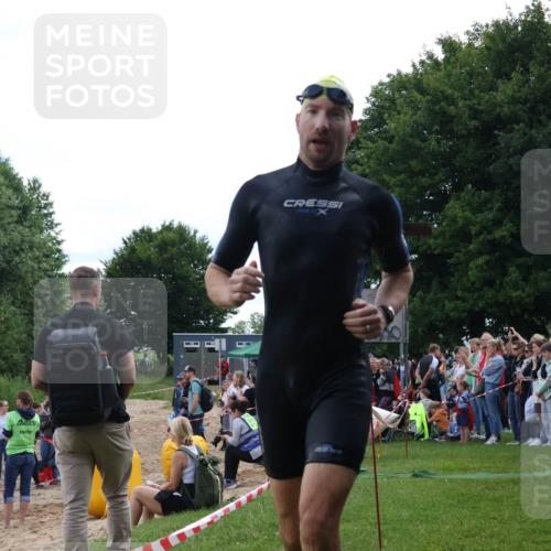 16.06.2024 - 26. Vierlanden-Triathlon Lena Gebhardt http://msf.ph/oto/6302677 16.06.2024 11:09:22 Schwimmen 364, 380, 391, 398, 410, 471, 364, 380, 391, 398, 410, 471 meine-sportfotos.de