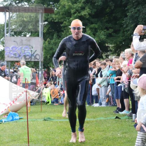 16.06.2024 - 26. Vierlanden-Triathlon Lena Gebhardt http://msf.ph/oto/6302700 16.06.2024 11:09:30 Schwimmen 364, 380, 391, 398, 437, 471, 364, 380, 391, 398, 437, 471 meine-sportfotos.de