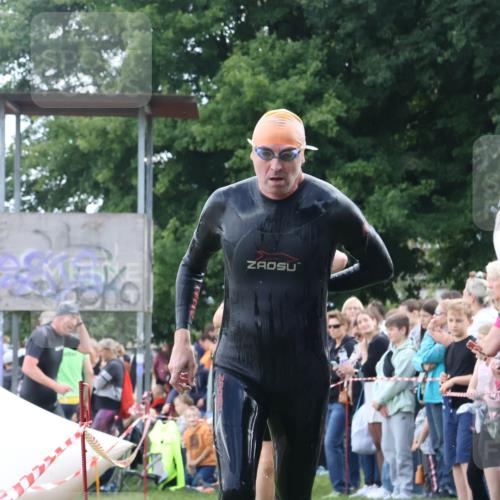 16.06.2024 - 26. Vierlanden-Triathlon Lena Gebhardt http://msf.ph/oto/6302703 16.06.2024 11:09:30 Schwimmen 364, 380, 391, 398, 437, 471, 364, 380, 391, 398, 437, 471 meine-sportfotos.de