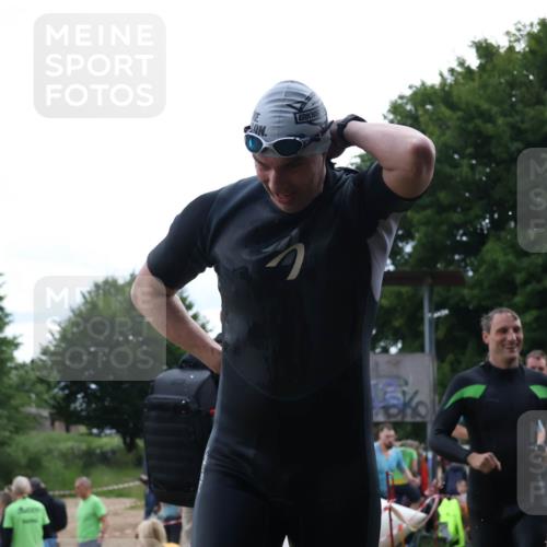 16.06.2024 - 26. Vierlanden-Triathlon Lena Gebhardt http://msf.ph/oto/6302743 16.06.2024 11:09:35 Schwimmen 364, 370, 380, 391, 398, 399, 437, 471, 735, 364, 370, 380, 391, 398, 399, 437, 471, 735 meine-sportfotos.de