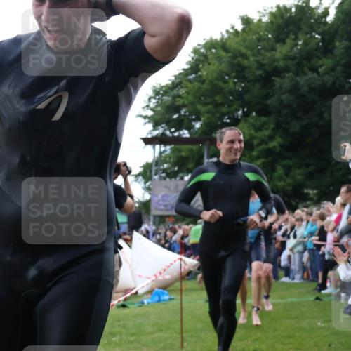 16.06.2024 - 26. Vierlanden-Triathlon Lena Gebhardt http://msf.ph/oto/6302749 16.06.2024 11:09:36 Schwimmen 364, 370, 380, 398, 399, 437, 471, 735, 364, 370, 380, 398, 399, 437, 471, 735 meine-sportfotos.de