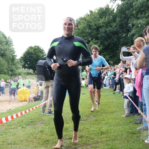 16.06.2024 - 26. Vierlanden-Triathlon Lena Gebhardt http://msf.ph/oto/6302760 16.06.2024 11:09:37 Schwimmen 364, 370, 398, 399, 437, 471, 735, 364, 370, 398, 399, 437, 471, 735 meine-sportfotos.de