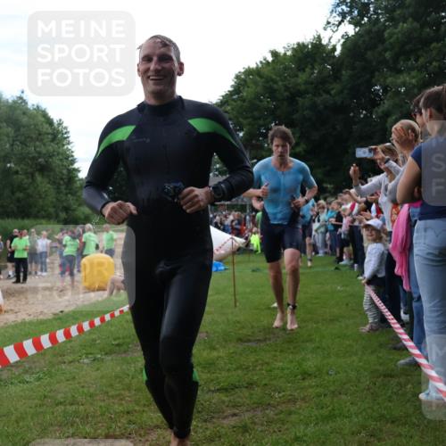 16.06.2024 - 26. Vierlanden-Triathlon Lena Gebhardt http://msf.ph/oto/6302764 16.06.2024 11:09:37 Schwimmen 364, 370, 398, 399, 437, 471, 735, 364, 370, 398, 399, 437, 471, 735 meine-sportfotos.de