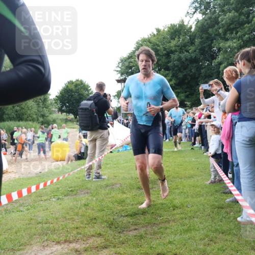 16.06.2024 - 26. Vierlanden-Triathlon Lena Gebhardt http://msf.ph/oto/6302770 16.06.2024 11:09:37 Schwimmen 364, 370, 398, 399, 437, 471, 735, 364, 370, 398, 399, 437, 471, 735 meine-sportfotos.de