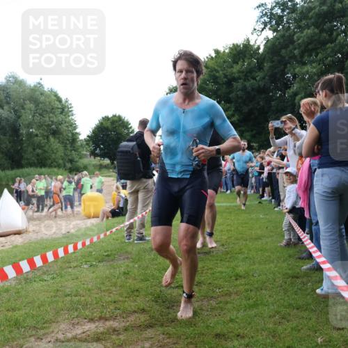 16.06.2024 - 26. Vierlanden-Triathlon Lena Gebhardt http://msf.ph/oto/6302773 16.06.2024 11:09:38 Schwimmen 364, 370, 398, 399, 437, 471, 735, 364, 370, 398, 399, 437, 471, 735 meine-sportfotos.de