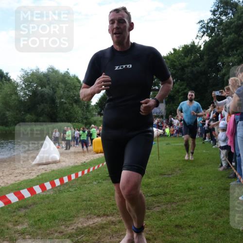 16.06.2024 - 26. Vierlanden-Triathlon Lena Gebhardt http://msf.ph/oto/6302790 16.06.2024 11:09:39 Schwimmen 364, 370, 398, 399, 437, 471, 735, 364, 370, 398, 399, 437, 471, 735 meine-sportfotos.de