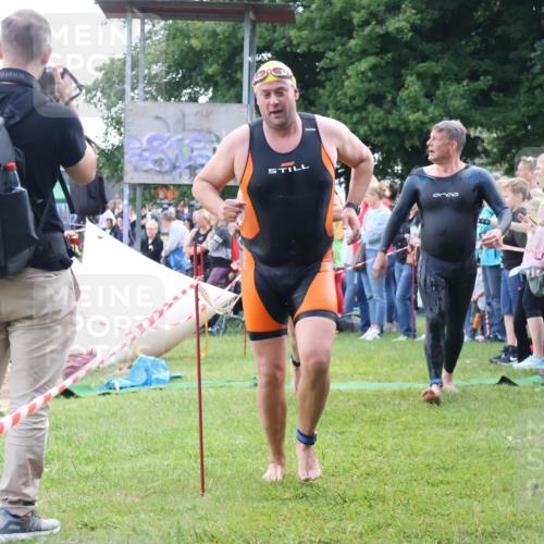 16.06.2024 - 26. Vierlanden-Triathlon Lena Gebhardt http://msf.ph/oto/6302809 16.06.2024 11:09:47 Schwimmen 354, 370, 399, 735, 354, 370, 399, 735 meine-sportfotos.de