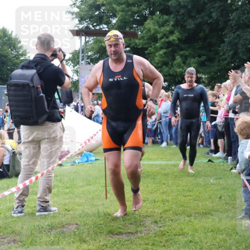 16.06.2024 - 26. Vierlanden-Triathlon Lena Gebhardt http://msf.ph/oto/6302814 16.06.2024 11:09:48 Schwimmen 354, 370, 399, 735, 354, 370, 399, 735 meine-sportfotos.de