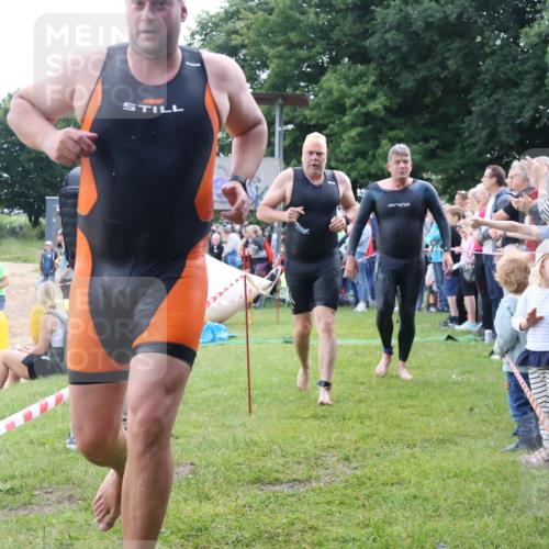16.06.2024 - 26. Vierlanden-Triathlon Lena Gebhardt http://msf.ph/oto/6302829 16.06.2024 11:09:49 Schwimmen 354, 370, 399, 735, 354, 370, 399, 735 meine-sportfotos.de