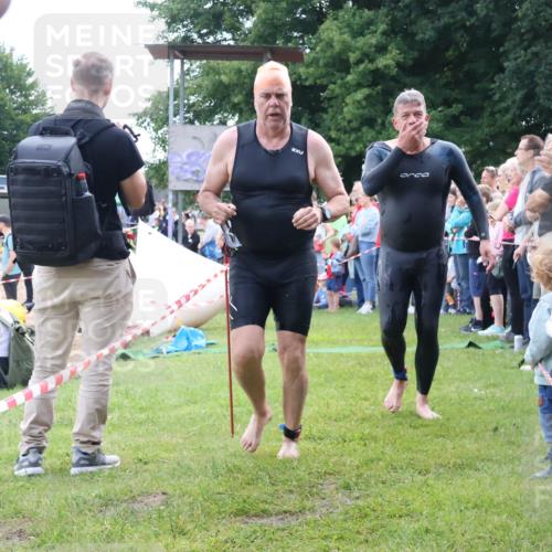 16.06.2024 - 26. Vierlanden-Triathlon Lena Gebhardt http://msf.ph/oto/6302834 16.06.2024 11:09:49 Schwimmen 354, 370, 399, 735, 354, 370, 399, 735 meine-sportfotos.de
