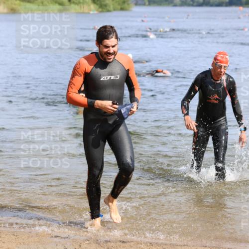 16.06.2024 - 26. Vierlanden-Triathlon Strokosch-Dieckow http://msf.ph/oto/6302869 16.06.2024 09:45:04 Schwimmen 17, 97, 120, 136, 160, 17, 97, 120, 136, 160 meine-sportfotos.de