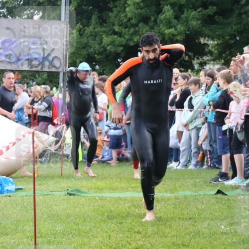 16.06.2024 - 26. Vierlanden-Triathlon Lena Gebhardt http://msf.ph/oto/6302878 16.06.2024 11:10:01 Schwimmen 354, 372, 386, 423, 427, 438, 354, 372, 386, 423, 427, 438 meine-sportfotos.de