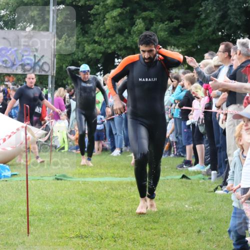 16.06.2024 - 26. Vierlanden-Triathlon Lena Gebhardt http://msf.ph/oto/6302881 16.06.2024 11:10:02 Schwimmen 354, 372, 386, 423, 427, 438, 354, 372, 386, 423, 427, 438 meine-sportfotos.de