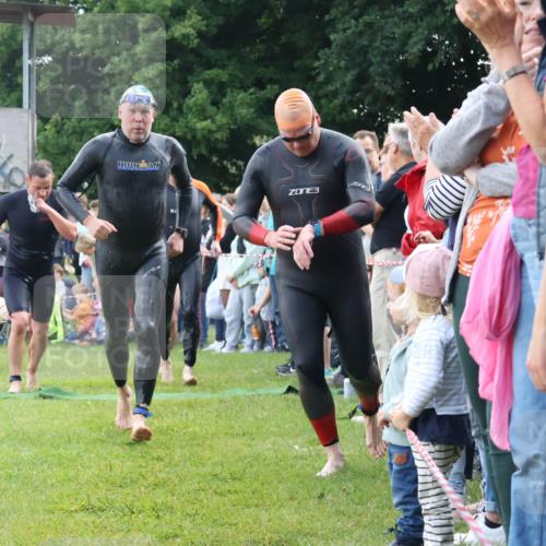 16.06.2024 - 26. Vierlanden-Triathlon Lena Gebhardt http://msf.ph/oto/6302909 16.06.2024 11:10:06 Schwimmen 354, 372, 386, 408, 423, 427, 438, 354, 372, 386, 408, 423, 427, 438 meine-sportfotos.de