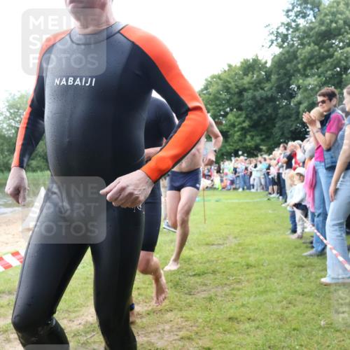 16.06.2024 - 26. Vierlanden-Triathlon Lena Gebhardt http://msf.ph/oto/6302965 16.06.2024 11:10:11 Schwimmen 372, 386, 408, 427, 438, 372, 386, 408, 427, 438 meine-sportfotos.de