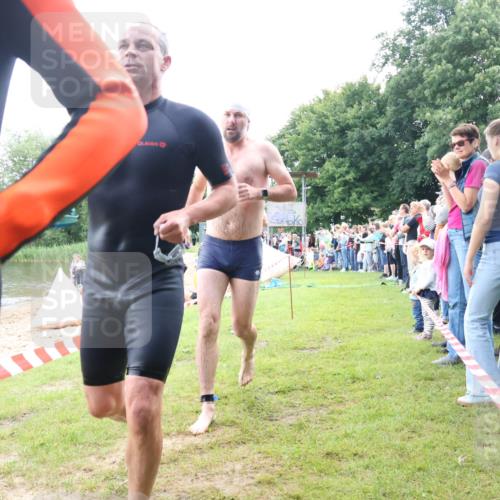 16.06.2024 - 26. Vierlanden-Triathlon Lena Gebhardt http://msf.ph/oto/6302968 16.06.2024 11:10:11 Schwimmen 372, 386, 408, 427, 438, 372, 386, 408, 427, 438 meine-sportfotos.de