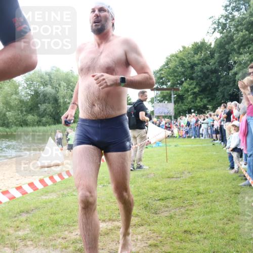 16.06.2024 - 26. Vierlanden-Triathlon Lena Gebhardt http://msf.ph/oto/6302974 16.06.2024 11:10:12 Schwimmen 372, 386, 408, 438, 372, 386, 408, 438 meine-sportfotos.de