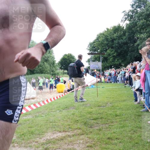 16.06.2024 - 26. Vierlanden-Triathlon Lena Gebhardt http://msf.ph/oto/6302977 16.06.2024 11:10:13 Schwimmen 372, 386, 408, 438, 372, 386, 408, 438 meine-sportfotos.de