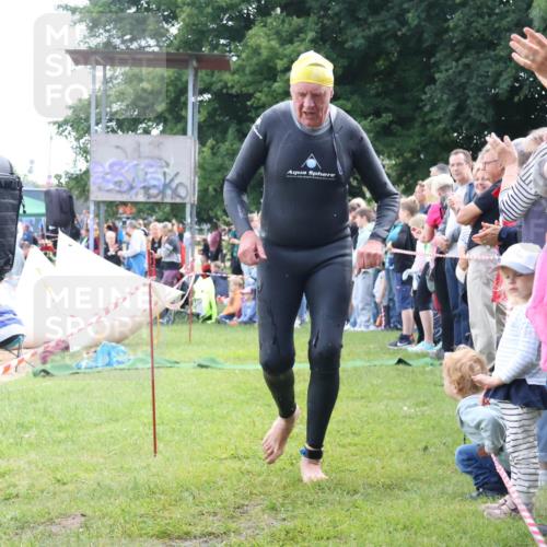 16.06.2024 - 26. Vierlanden-Triathlon Lena Gebhardt http://msf.ph/oto/6302986 16.06.2024 11:10:21 Schwimmen 408, 421, 449, 408, 421, 449 meine-sportfotos.de