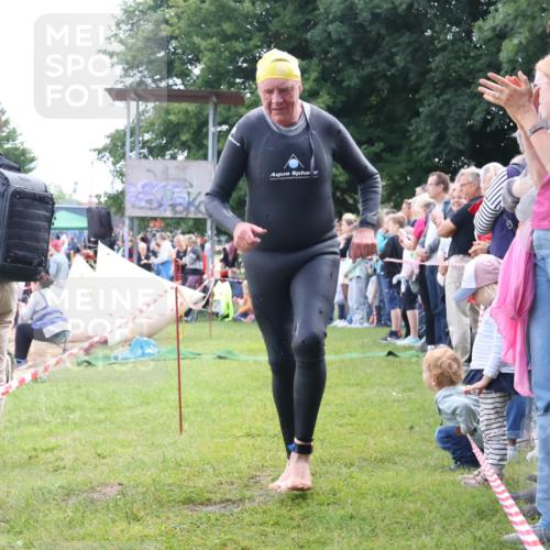 16.06.2024 - 26. Vierlanden-Triathlon Lena Gebhardt http://msf.ph/oto/6302991 16.06.2024 11:10:21 Schwimmen 408, 421, 449, 408, 421, 449 meine-sportfotos.de
