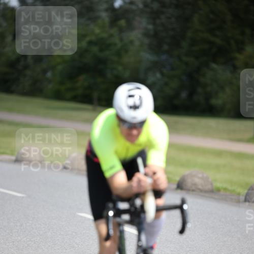 16.06.2024 - 26. Vierlanden-Triathlon Jannik Wohlers http://msf.ph/oto/6302996 16.06.2024 11:39:16 Radfahren 57, 89, 121, 134, 314 meine-sportfotos.de