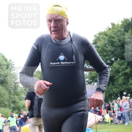 16.06.2024 - 26. Vierlanden-Triathlon Lena Gebhardt http://msf.ph/oto/6303008 16.06.2024 11:10:23 Schwimmen 408, 421, 449, 408, 421, 449 meine-sportfotos.de
