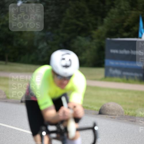 16.06.2024 - 26. Vierlanden-Triathlon Jannik Wohlers http://msf.ph/oto/6303011 16.06.2024 11:39:16 Radfahren 57, 89, 121, 134, 314 meine-sportfotos.de