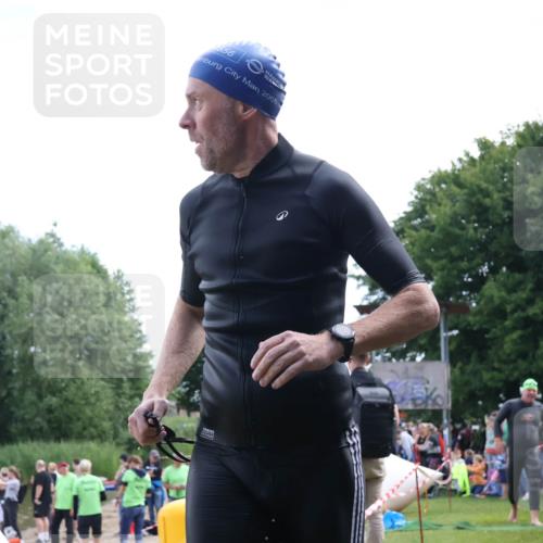 16.06.2024 - 26. Vierlanden-Triathlon Lena Gebhardt http://msf.ph/oto/6303055 16.06.2024 11:10:34 Schwimmen 421, 449, 421, 449 meine-sportfotos.de