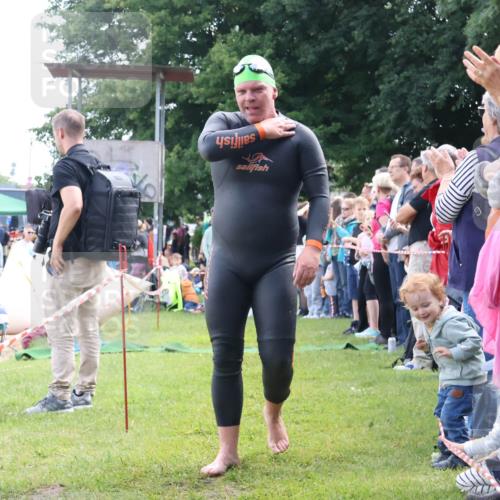 16.06.2024 - 26. Vierlanden-Triathlon Lena Gebhardt http://msf.ph/oto/6303064 16.06.2024 11:10:40 Schwimmen 449, 449 meine-sportfotos.de
