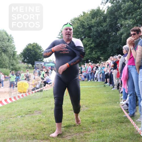 16.06.2024 - 26. Vierlanden-Triathlon Lena Gebhardt http://msf.ph/oto/6303078 16.06.2024 11:10:41 Schwimmen 449, 449 meine-sportfotos.de