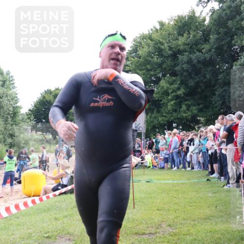 16.06.2024 - 26. Vierlanden-Triathlon Lena Gebhardt http://msf.ph/oto/6303081 16.06.2024 11:10:42 Schwimmen  meine-sportfotos.de