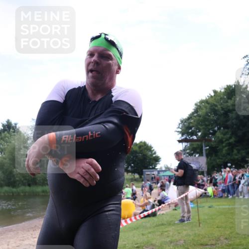 16.06.2024 - 26. Vierlanden-Triathlon Lena Gebhardt http://msf.ph/oto/6303092 16.06.2024 11:10:43 Schwimmen  meine-sportfotos.de